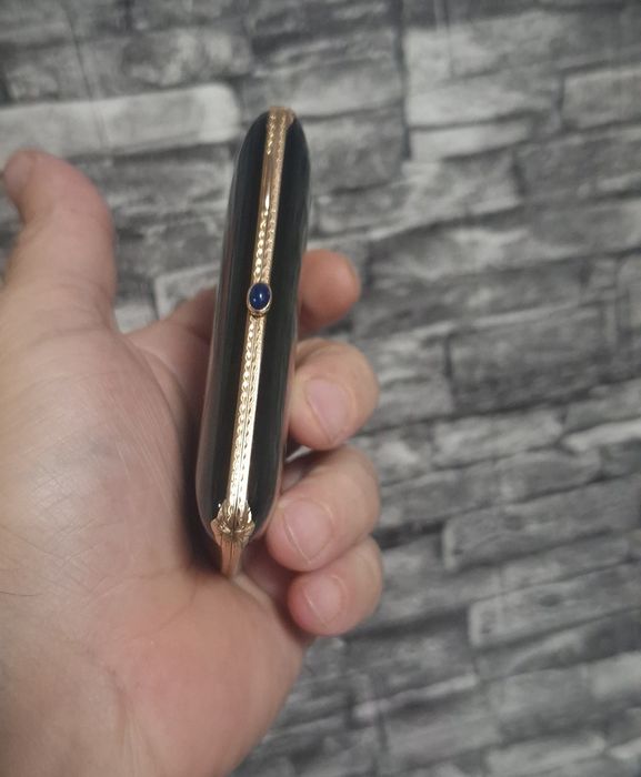 Propun spre vanzare o superba tabachera din Jad Nephrite si aur de 14k