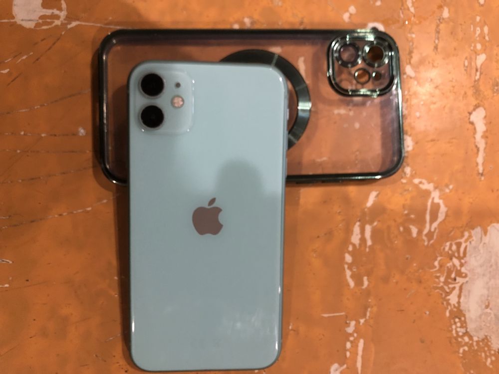 Vand iphone 11 sau schimb