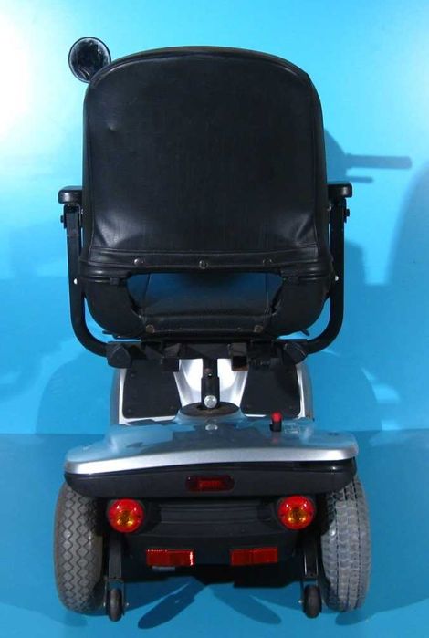 Scuter electric handicap/ batrani Invacare Leo - 6 km/h