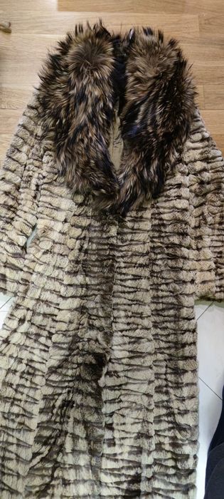 Палто от естествена кожа.