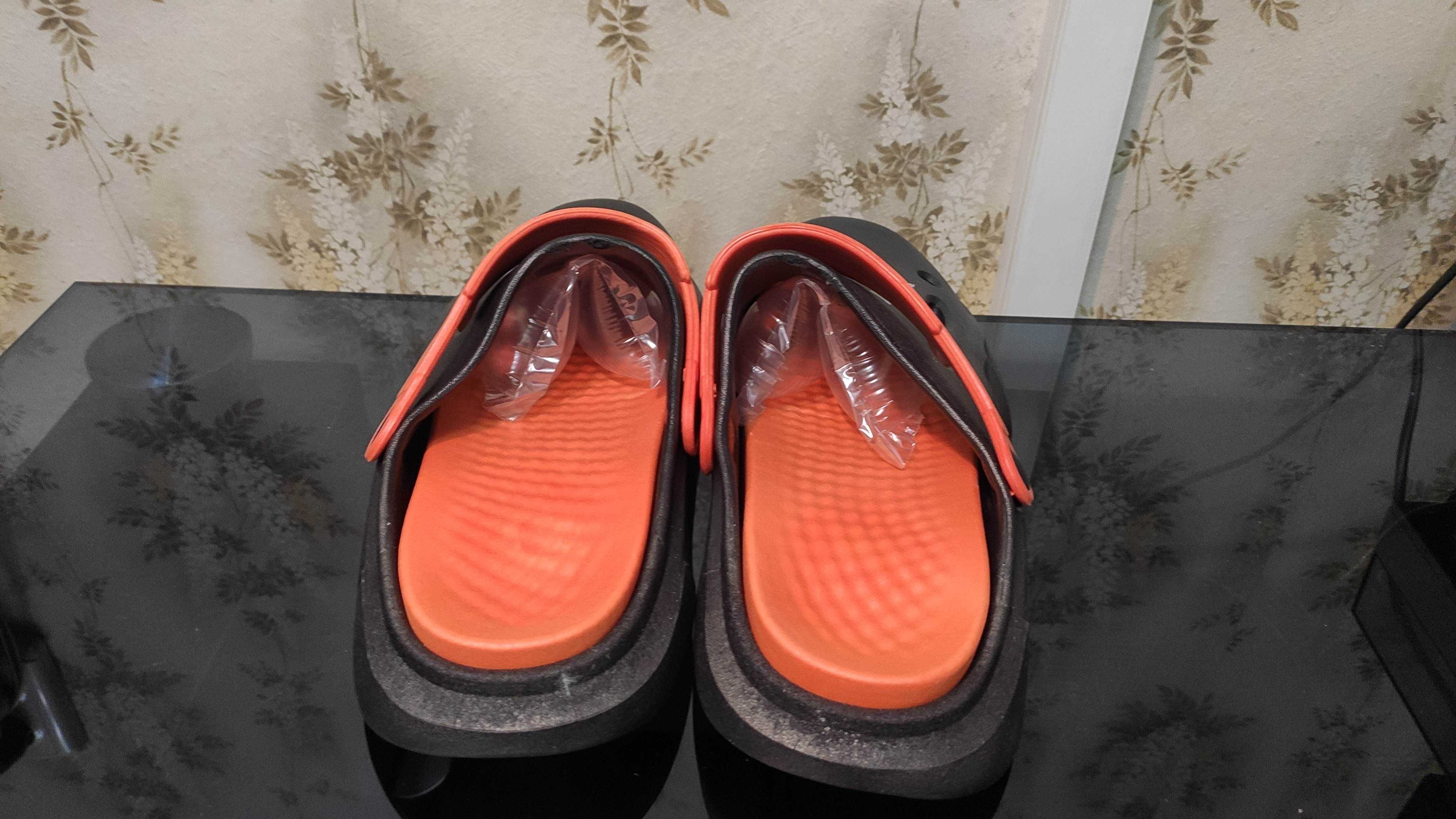 Уличные тапочки, сланцы, сабо, туфли, Crocs.