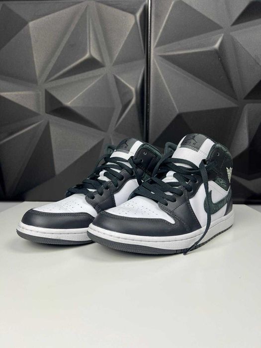 Jordan 1 Mid Panda Elephant
