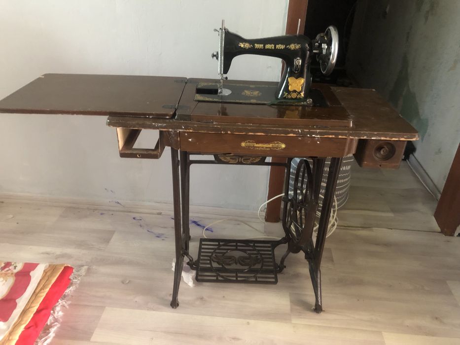 Продам  швейную машину , в хорошем состоянии