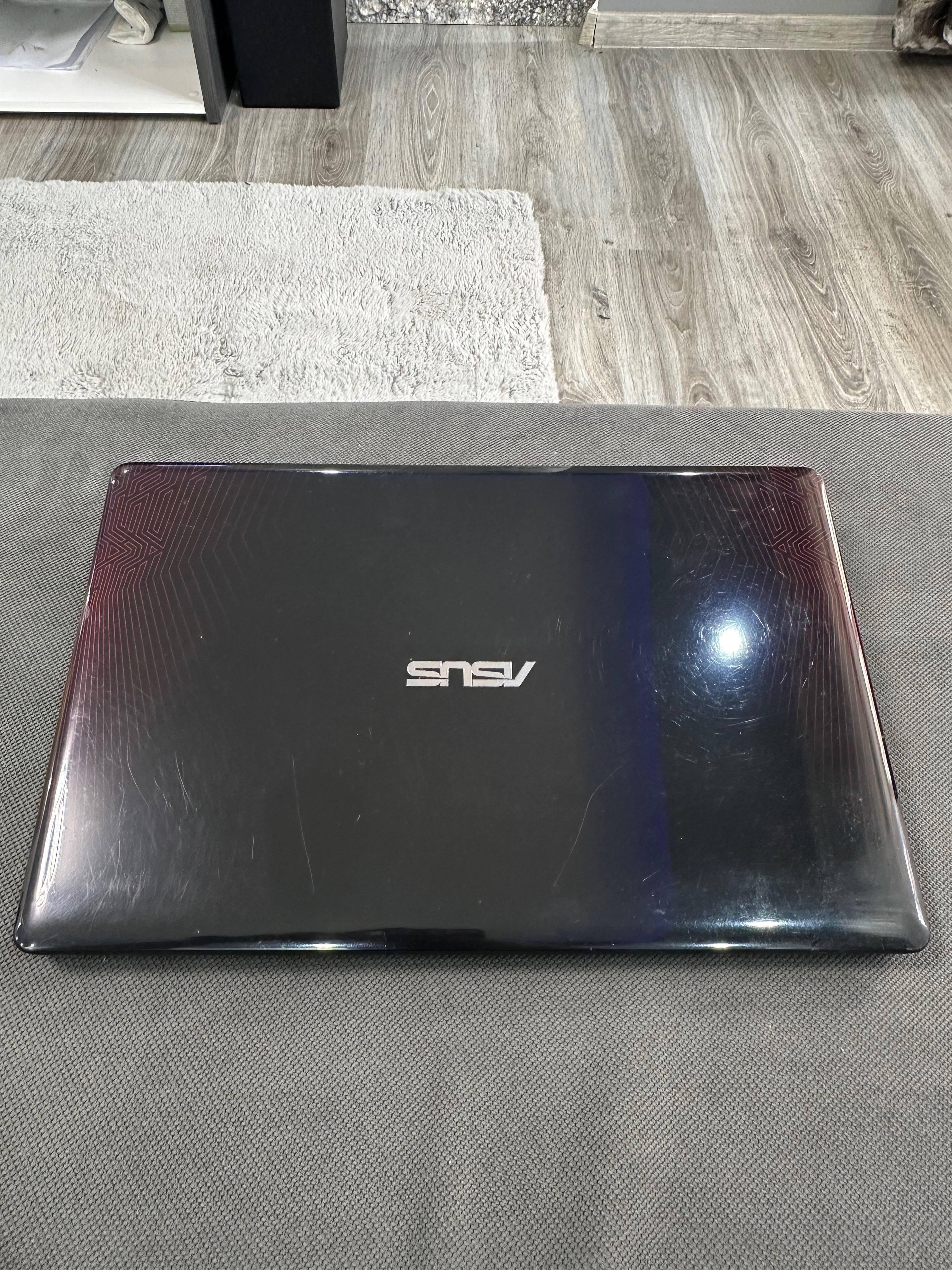 8 ядрен лаптоп Asus подходящ за игри