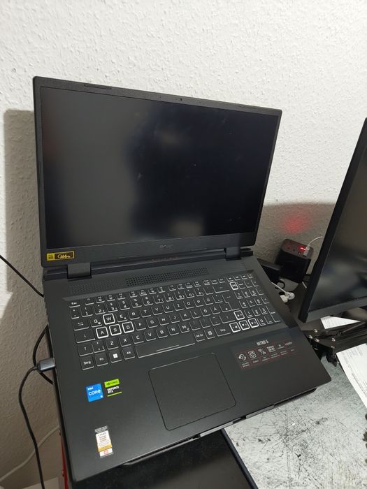 Laptop Gaming Acer Nitro 5 RTX, i5, SSD, 144hz, 17.3 inch