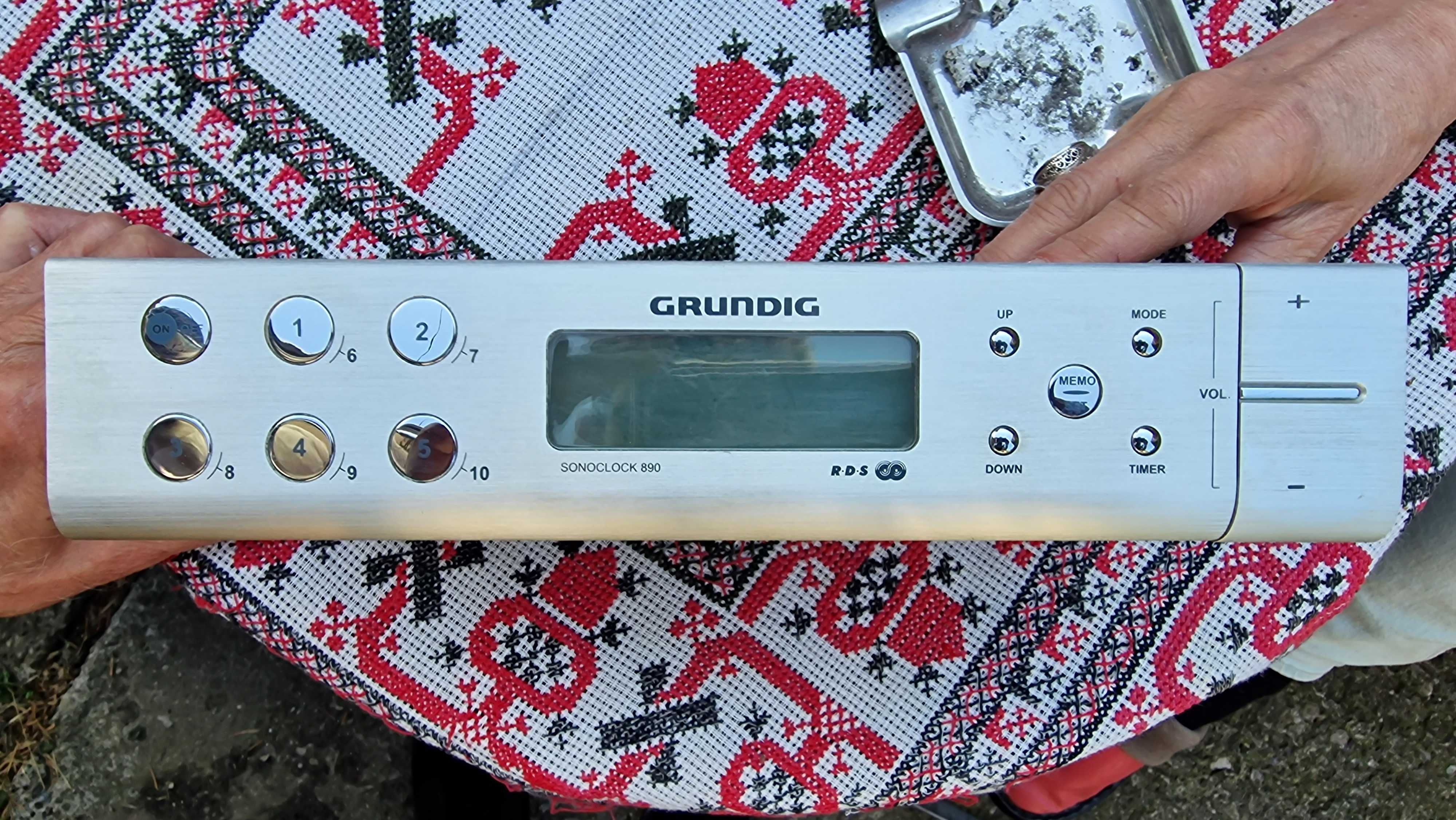 Aparat radio cu memorie Grundig Sonoclock 890 aluminiu