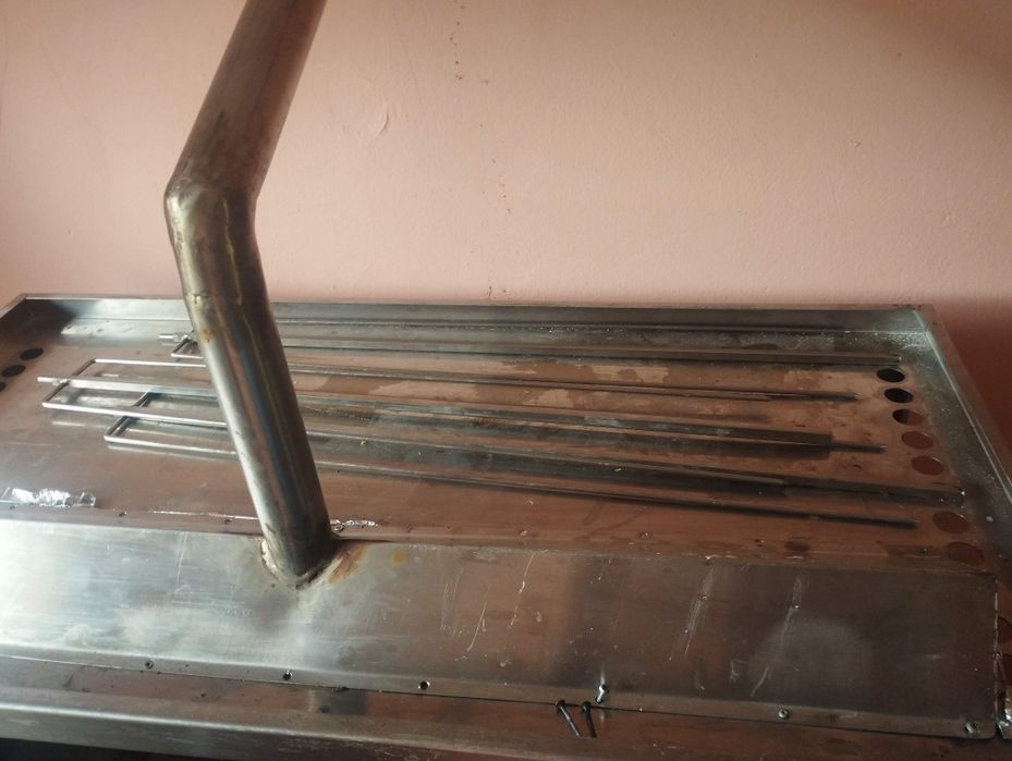 Rotisor pentru pui sau ciolan pe gaz