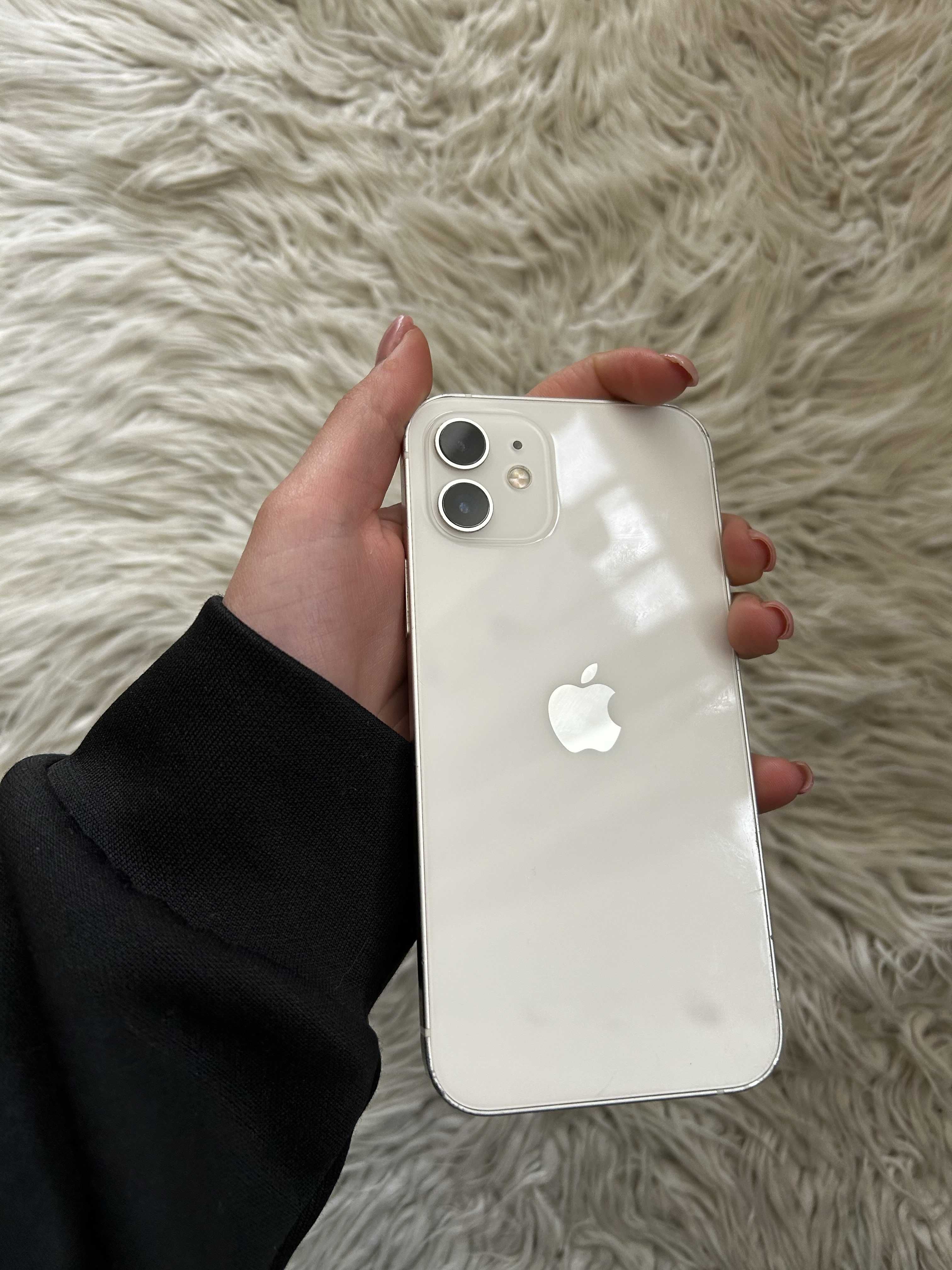 IPhone 12 128gb В Добро състояние Бял