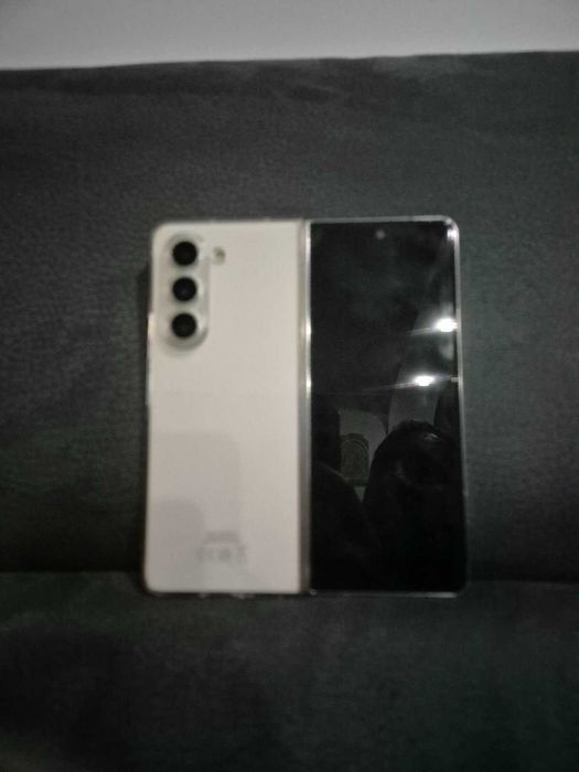 Samsung galaxy z fold 5