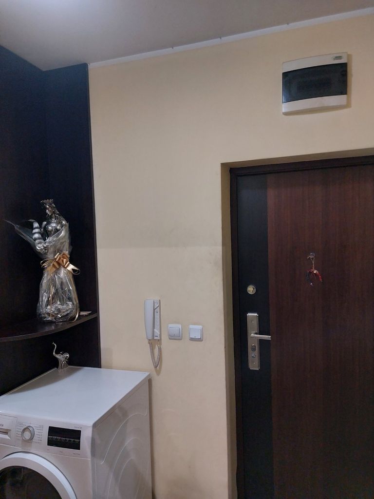 Дава се под наем Двустаен апартамент в Перник, Изток - 67 кв.м за 306 € - Снимка #11