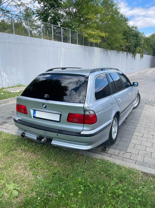 Продавам Bmw e39 520i