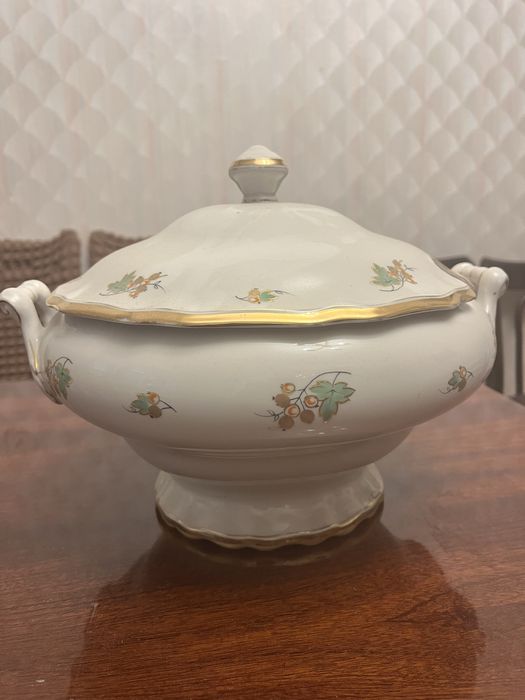 Продается антикварная супница в идеальном состоянии,очень редкий экзем