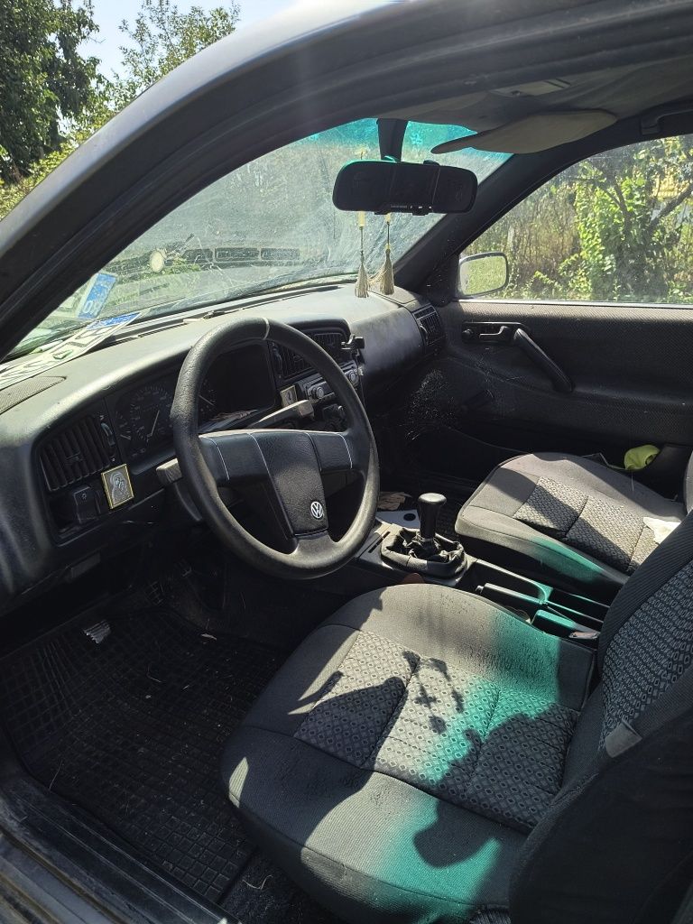 Volkswagen Passat B3 1.9D manual 1992 (descriere)