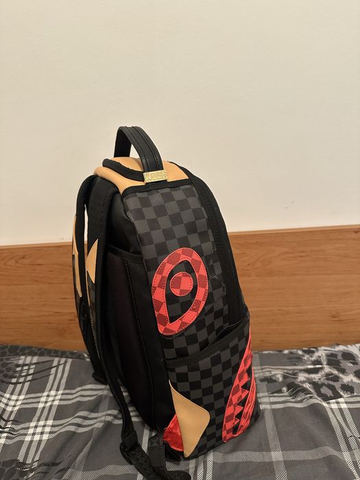 Продавам лимитирана раница Sprayground