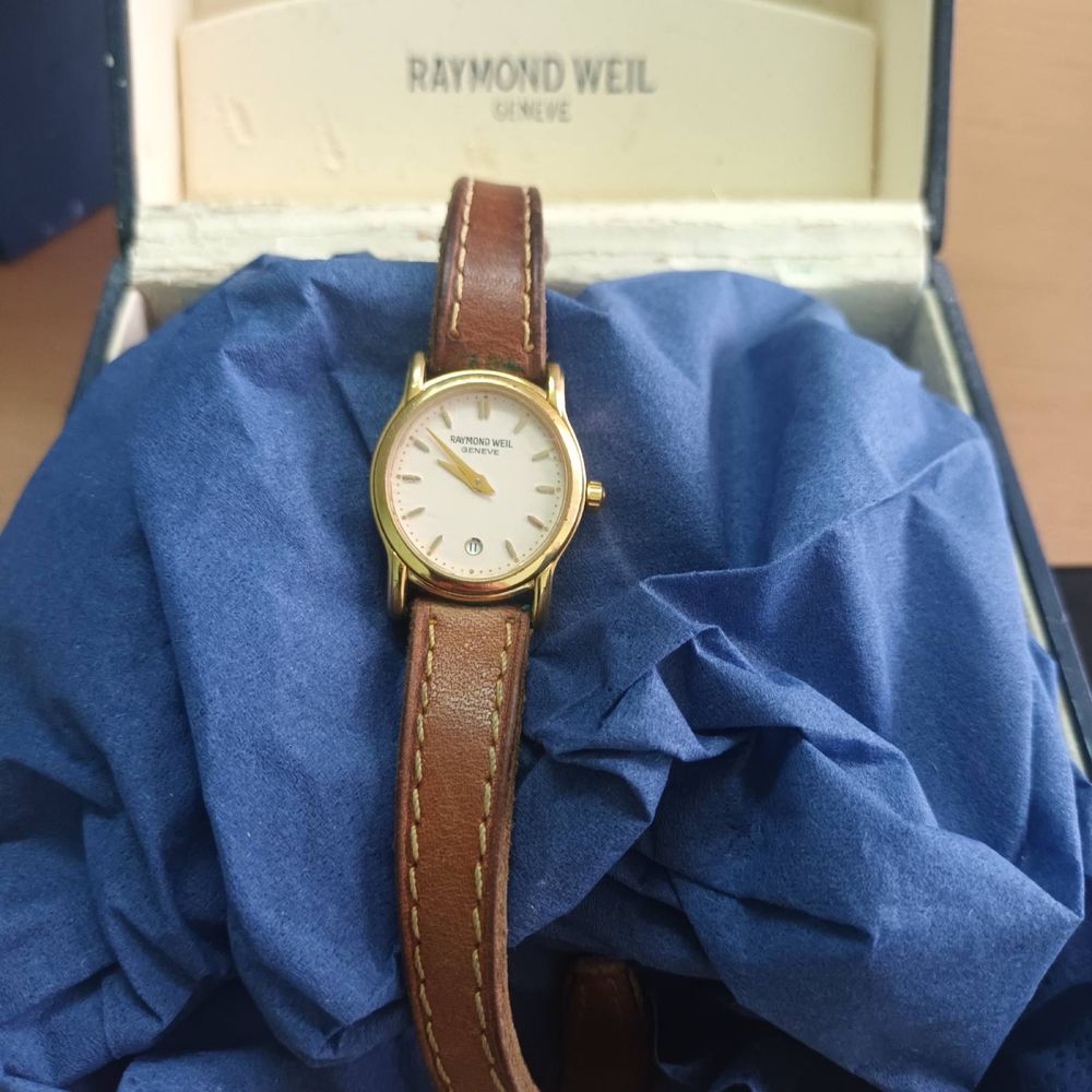 Часовник Raymond Weil