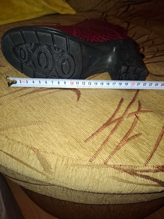 Дамски боти с ток