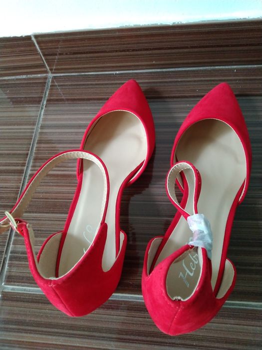 Pantofi eleganti