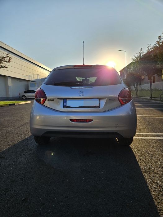 Peugeot 208 1.2 benzină 2017