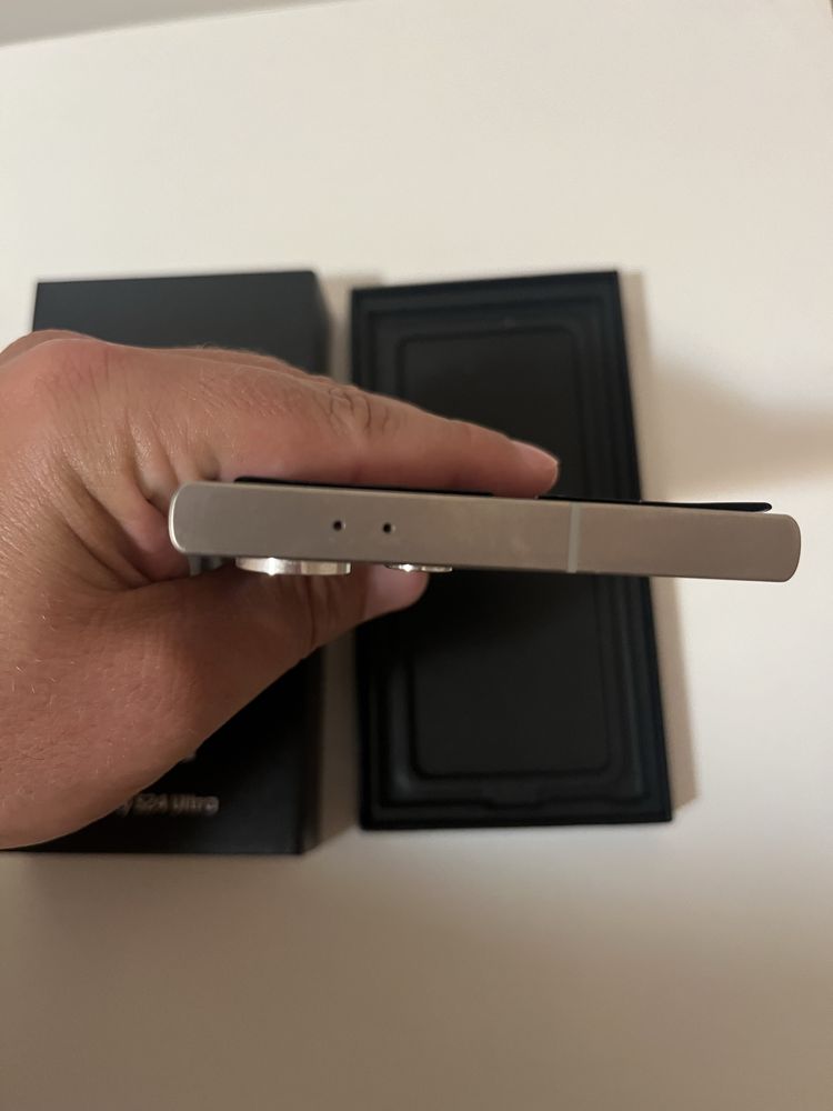 Samsung S24 ultra 256GB НОВ