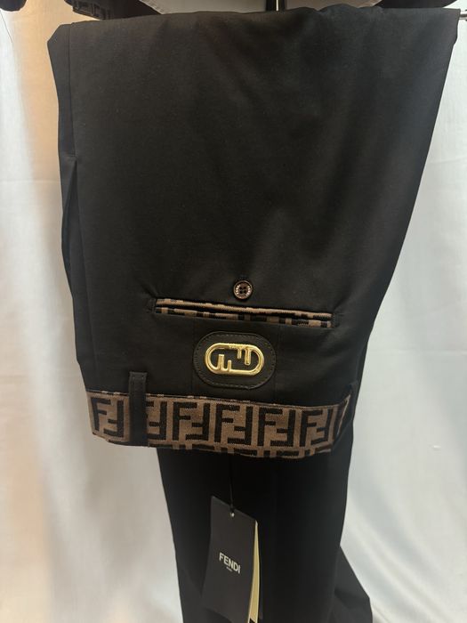 Costum elegant Fendi