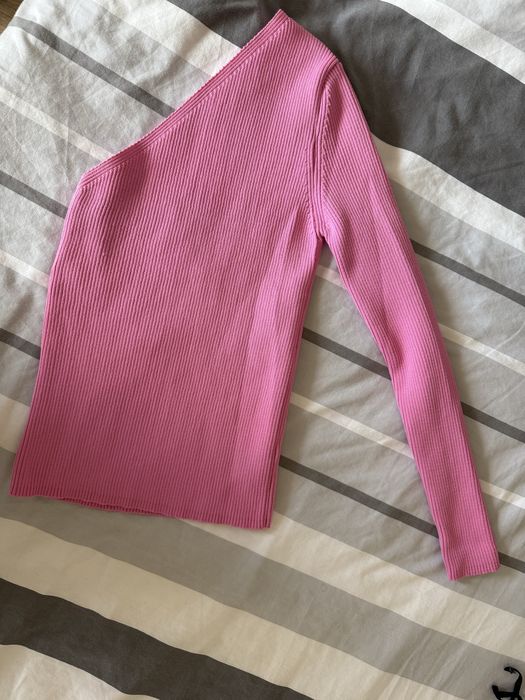 Нова ластична блуза с един ръкав