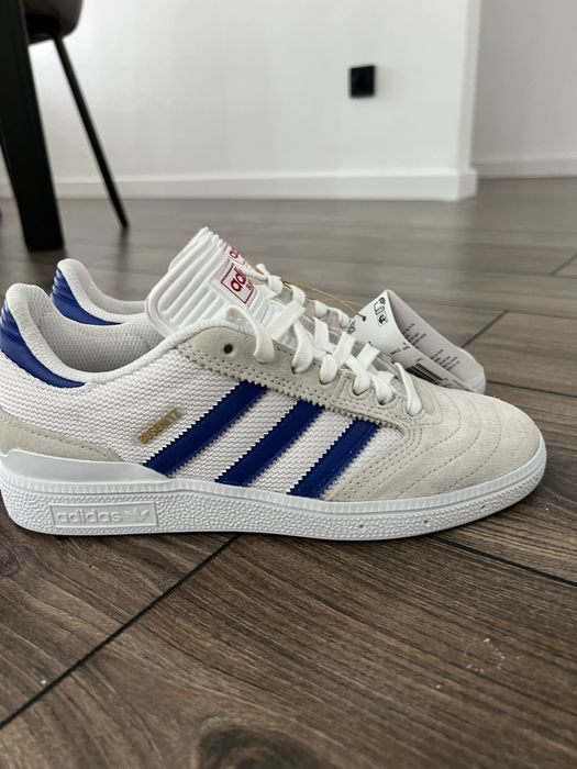 Кроссовки новые Adidas