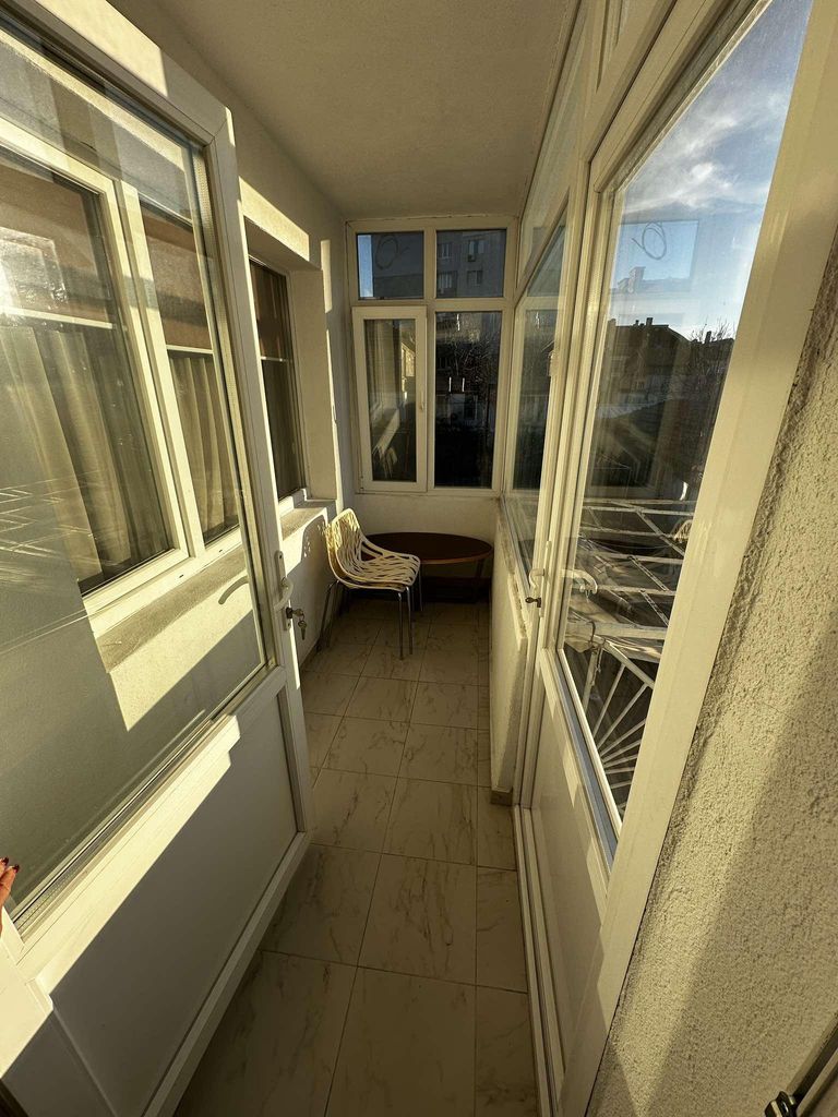 Дава се под наем Етаж от къща в Варна, Цветен квартал - 65 кв.м за 425 € - Снимка #10