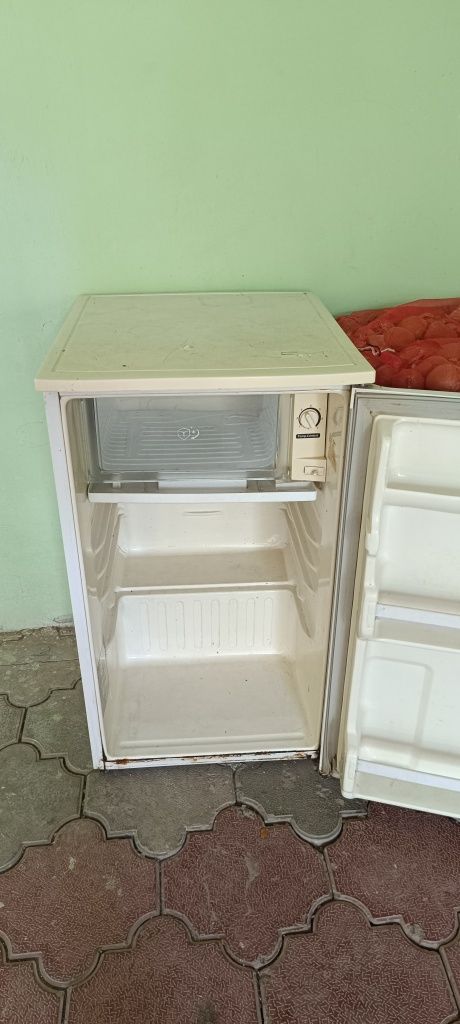 Холодильник сотилади Авангард