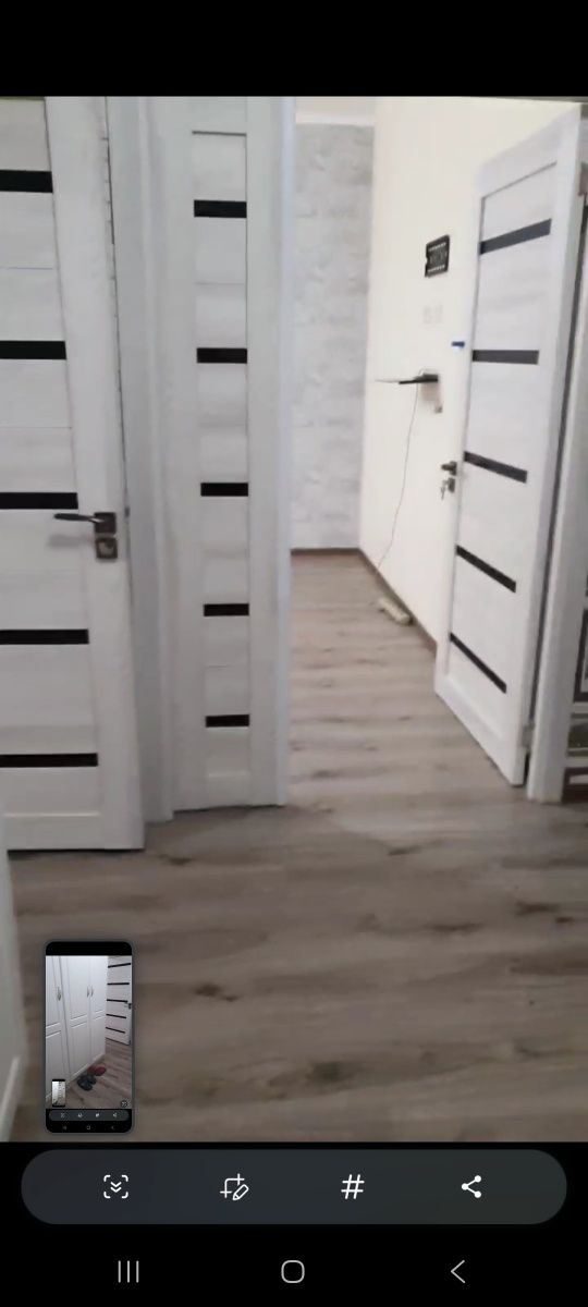 2/1/5.  Сергели 4. (Ярмарка 400 м). Квартира 60 м². Не торец, с ремонт
