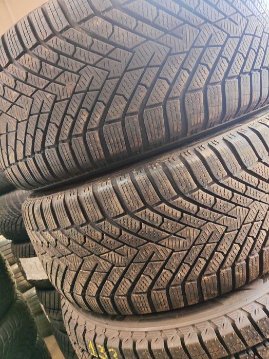 2бр. зимни гуми 255/45/20 Pirelli
