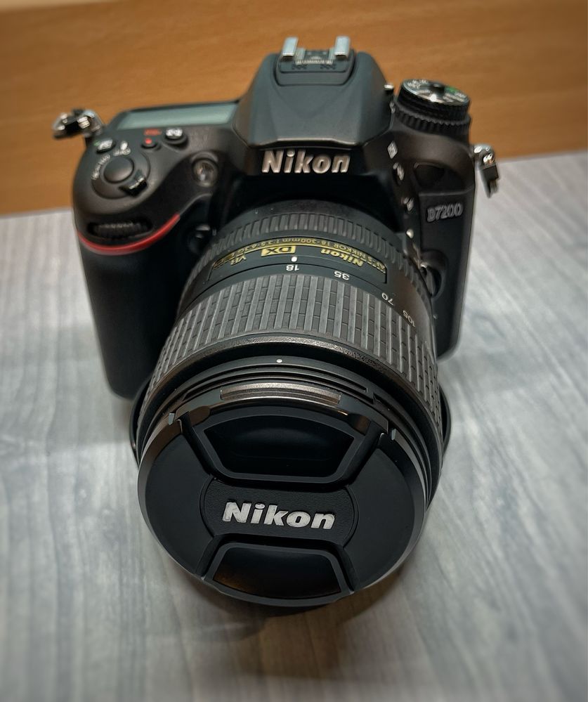 Nikon D7200 + AF-S NIKKOR 18-300mm 1:3.5-6.3G ED