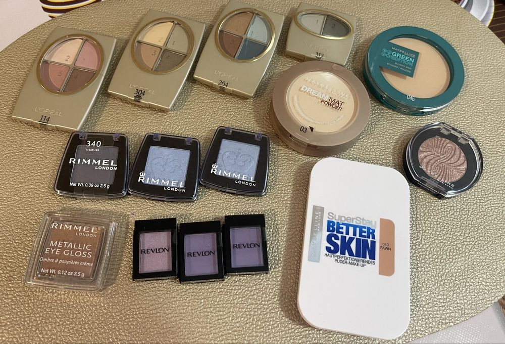 Vand mai multe dedali in privat