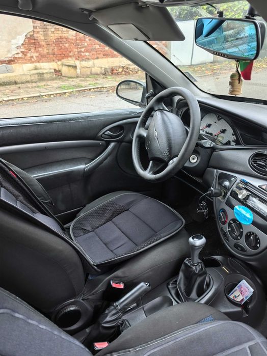 Продавам Форд фокус 1,6 в движение