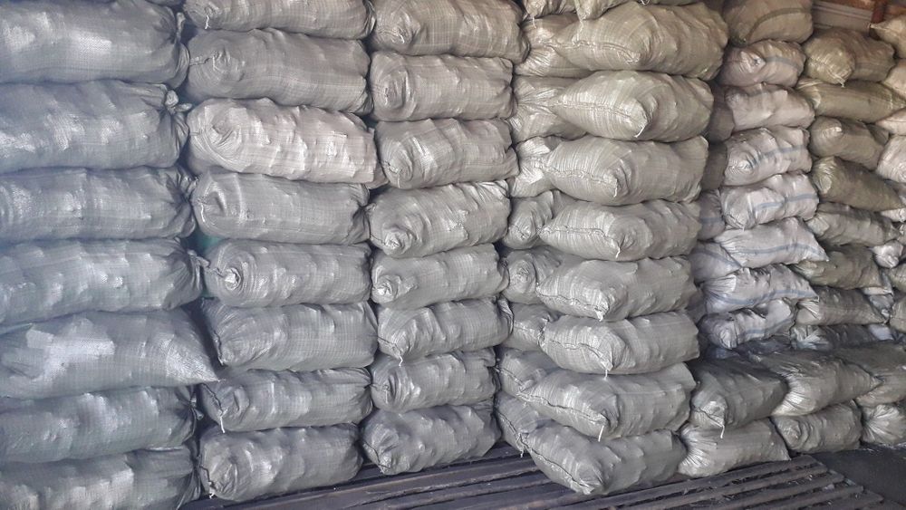 Уголь и дрова вмешках