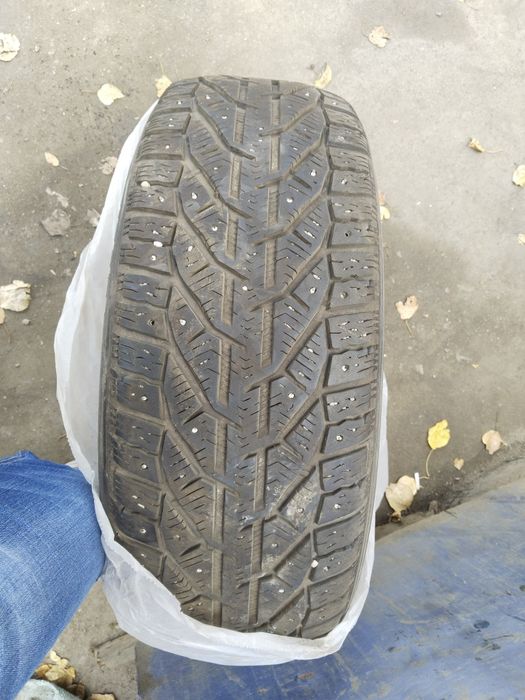 Шины зимние комплект
