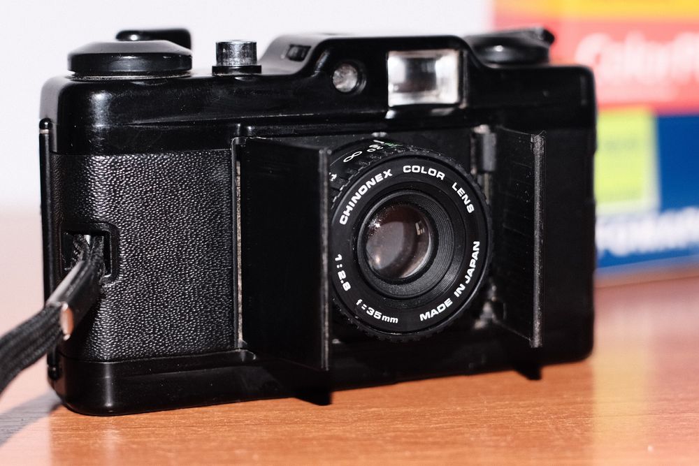 Chinon Bellami, point and shoot 35mm film