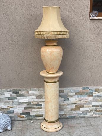 Elegantă lampă cu piedestal-porțelan marmorat ivoire -Franța