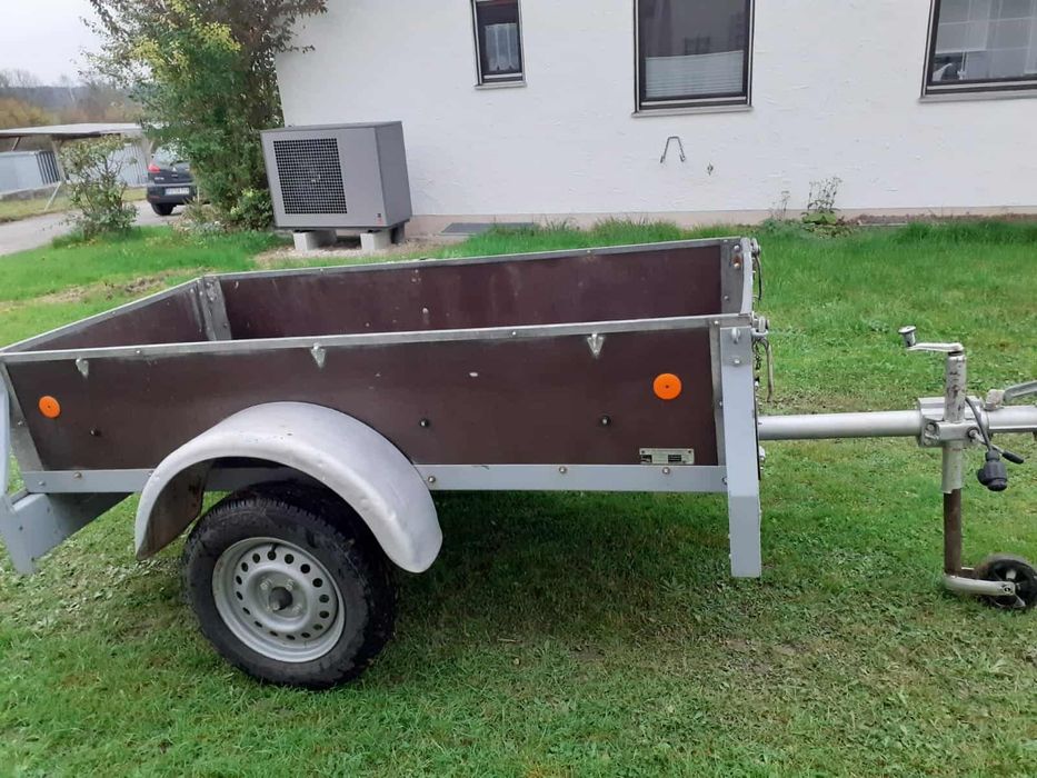 Vand remorca inmatriculata