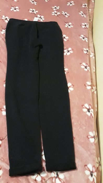 Vând set de pantaloni ,stare foarte bună,10 lei buc. Tot setul 60 lei.