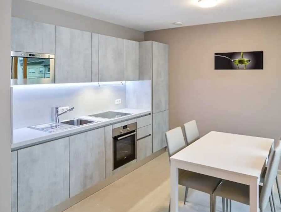 Дава се под наем Тристаен апартамент в Пловдив, Западен - 98 кв.м за 408 € - Снимка #4