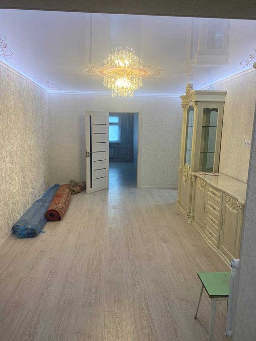 Квартира 3 комнатная 3 этаж район: Космос