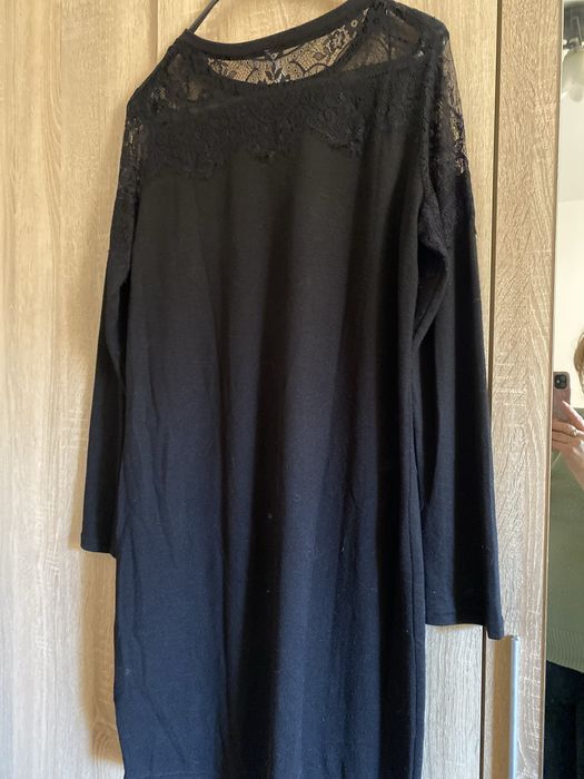 Rochita tricotata, de culoare neagra, masura 44-46