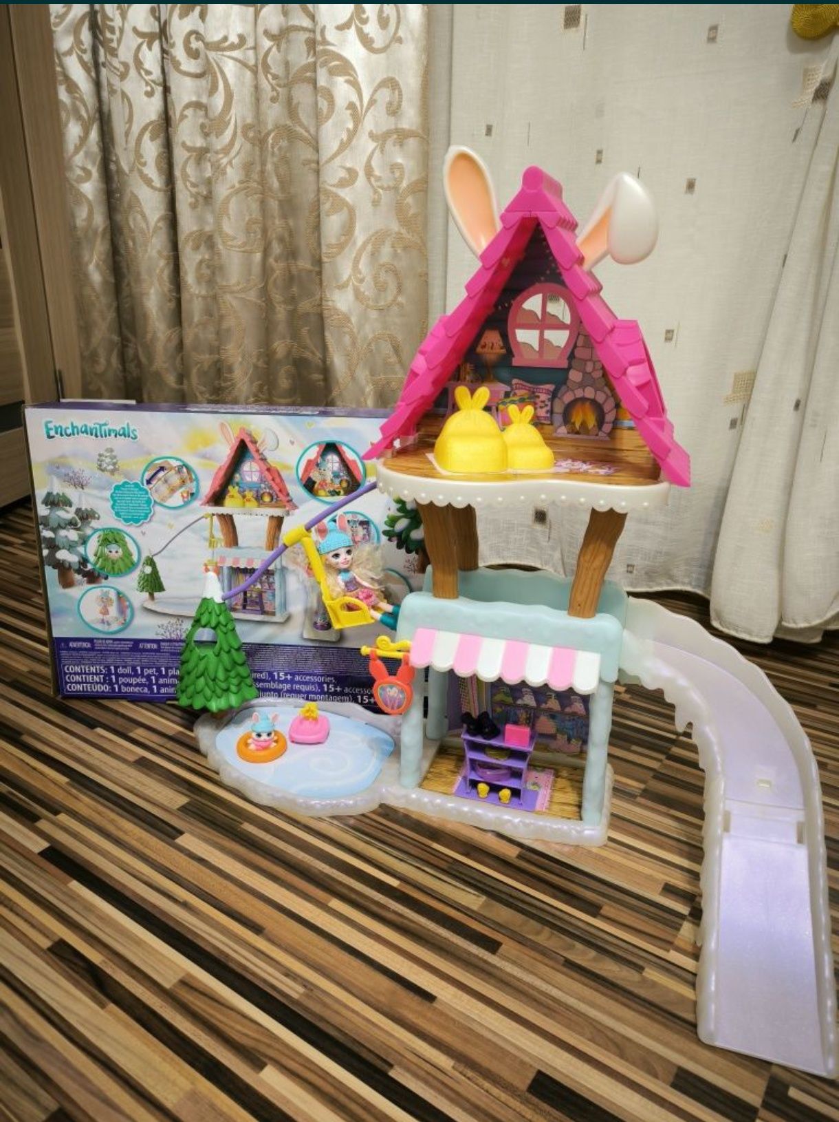 Enchantimals Cabana de Schi cu Bevy Bunny