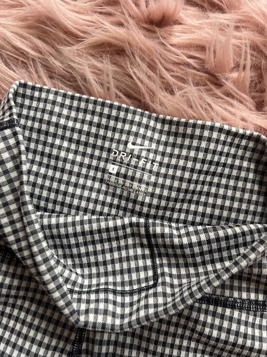 Къс спортен клин NIKE