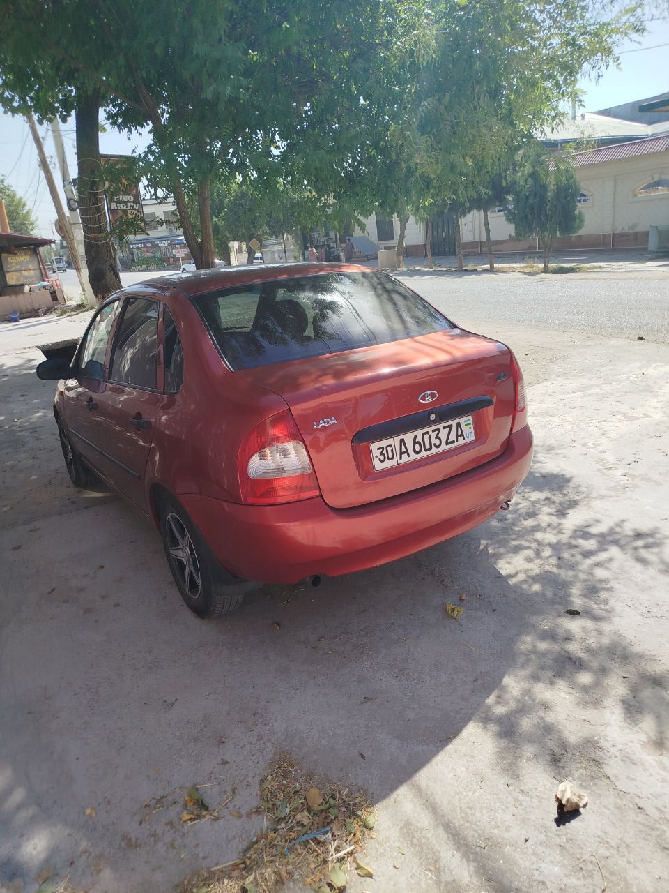 LADA 2010 srochna sotiladi