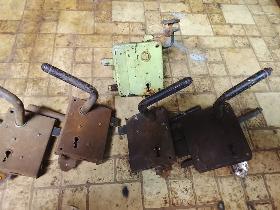 Много хубави брави