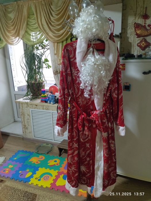 Продам продам костюм деда мороза и Снегурочки.