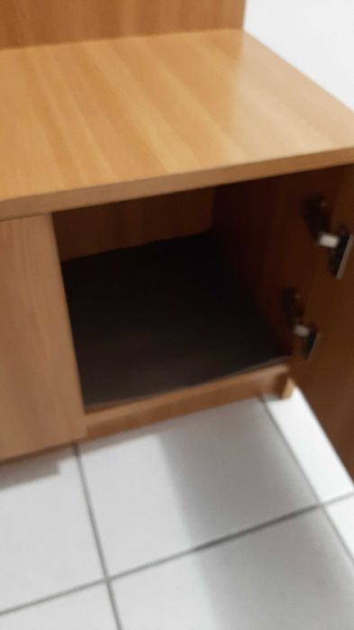 Cuier perete stare foarte buna.