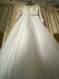 Продаю свадебный платья