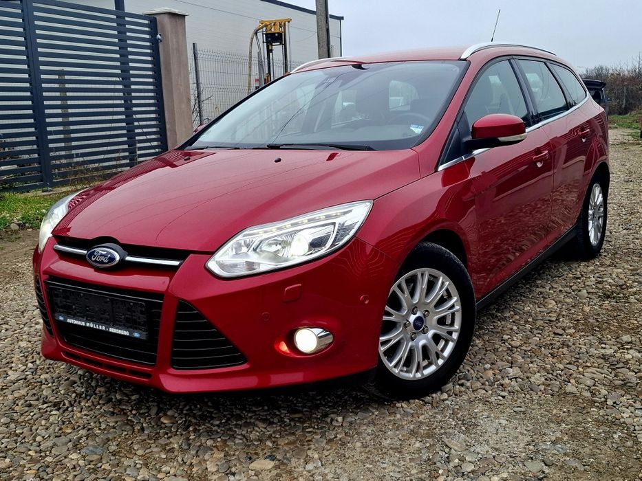 Ford Focus Titanium Xenon ParkAssist Led Sync LineAssist